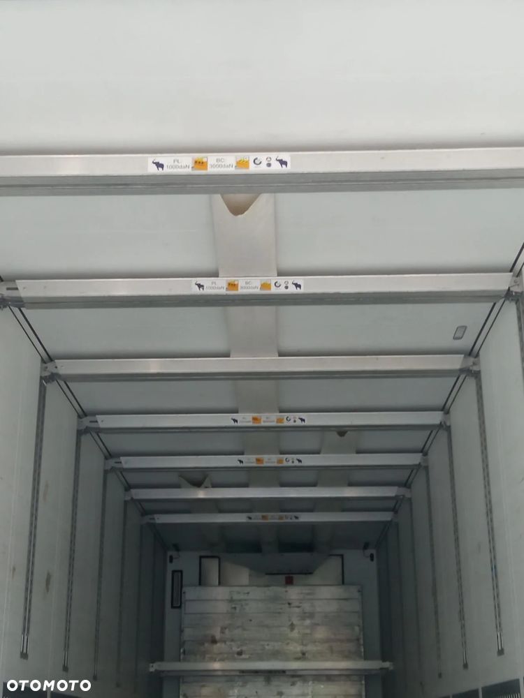 Schmitz Cargobull SKO 24L - 15