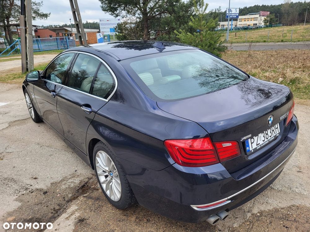 BMW Seria 5 520d Luxury Line - 14