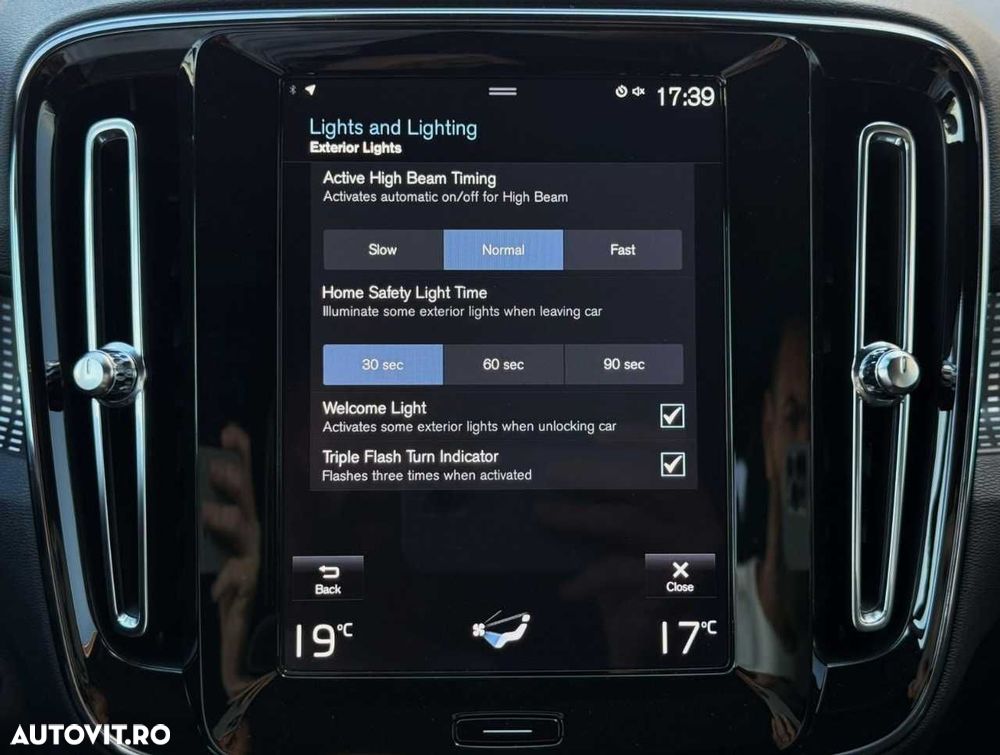 Volvo XC 40 Recharge T5 Twin Engine AT7 R-Design - 35