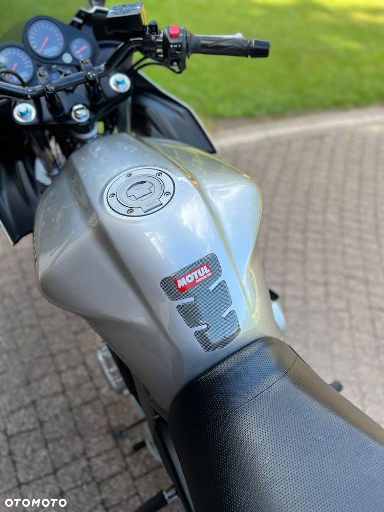 Yamaha FZS - 20