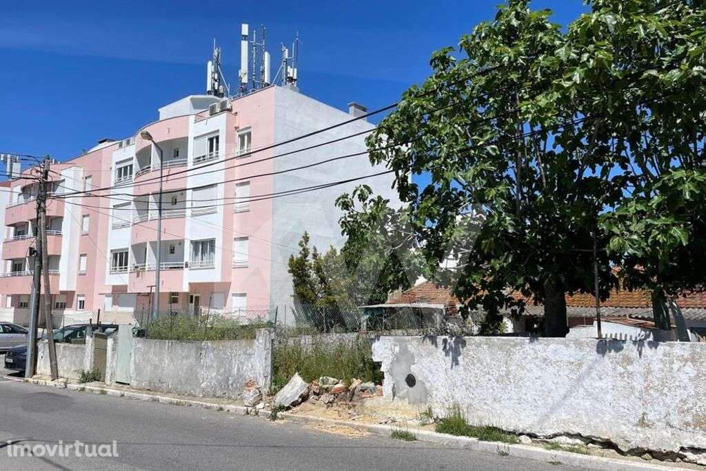 Terreno para Construção de média densidade - Grande imagem: 2/11