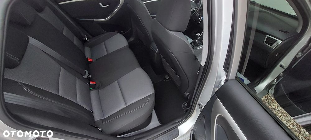 Hyundai i30 1.6 CRDi BlueDrive Comfort - 28