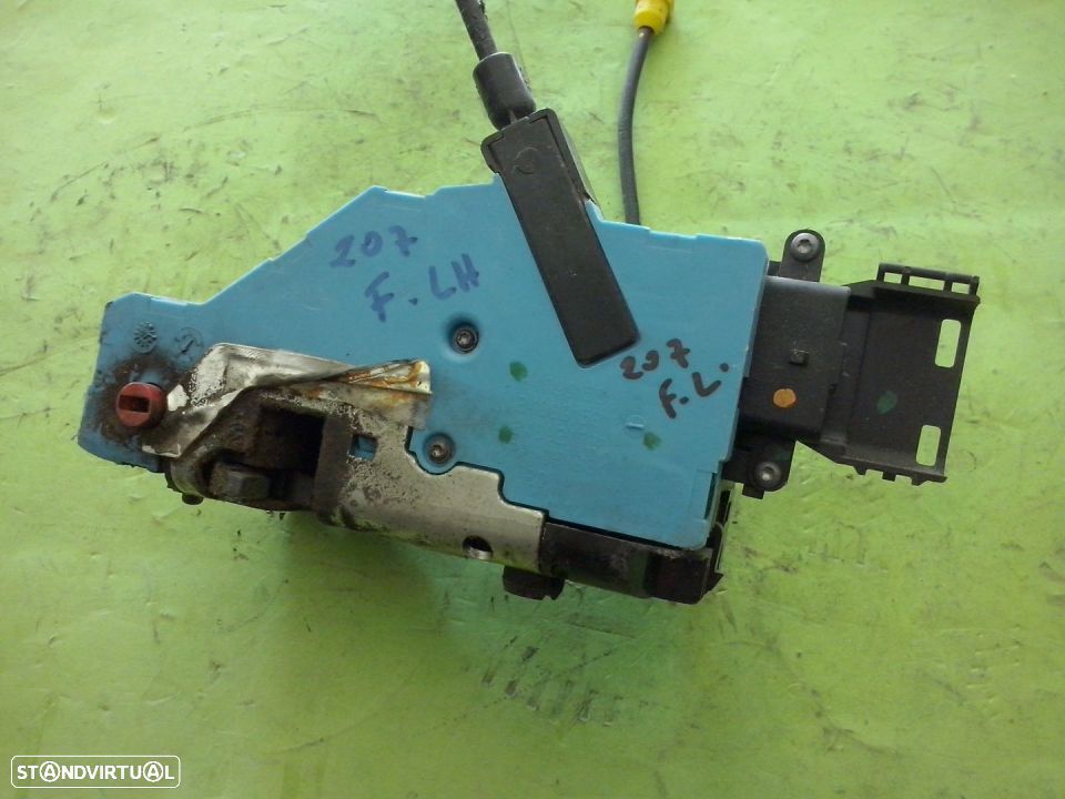 Fecho da porta da frente esquerdo Peugeot 207 - 1