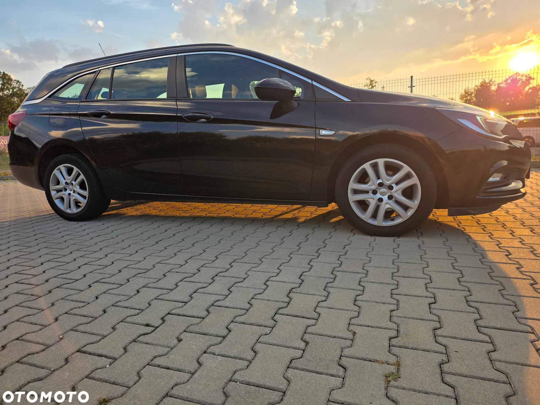 Opel Astra V 1.4 T Enjoy S&S - 4
