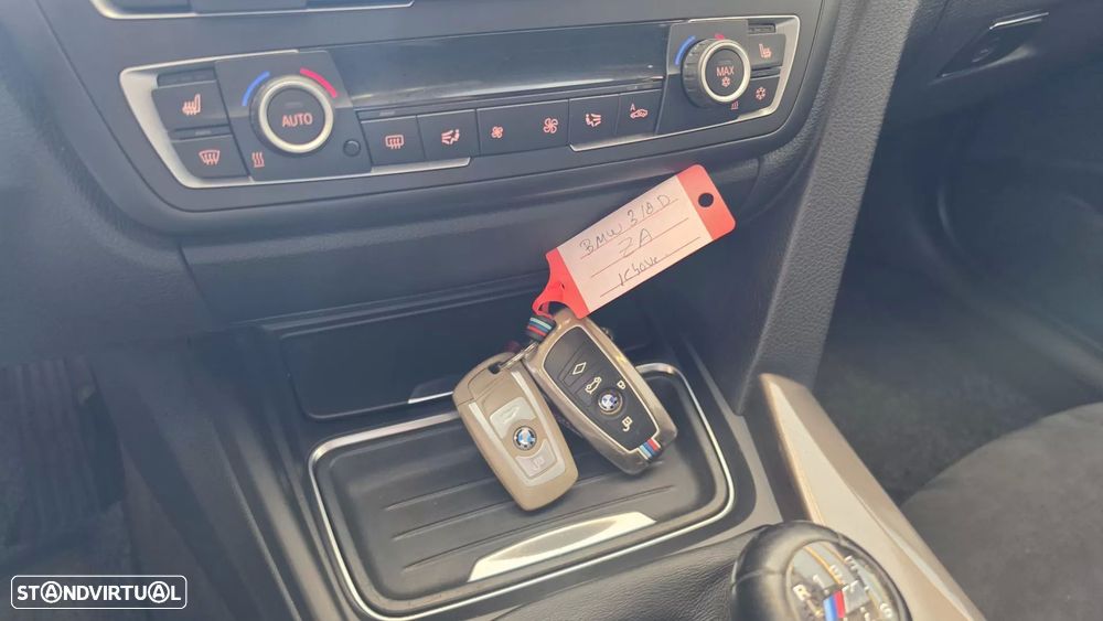 BMW 318 d Pack M - 54