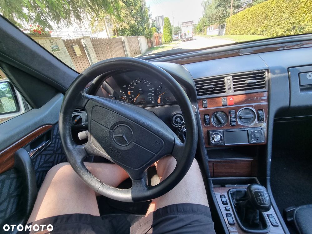 Mercedes-Benz Klasa C 250 D Elegance - 6