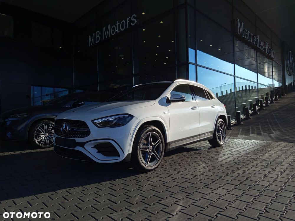 Mercedes-Benz GLA - 1