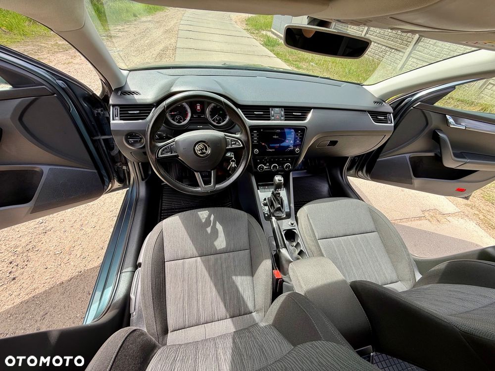 Skoda Octavia 2.0 TDI Edition DSG - 14