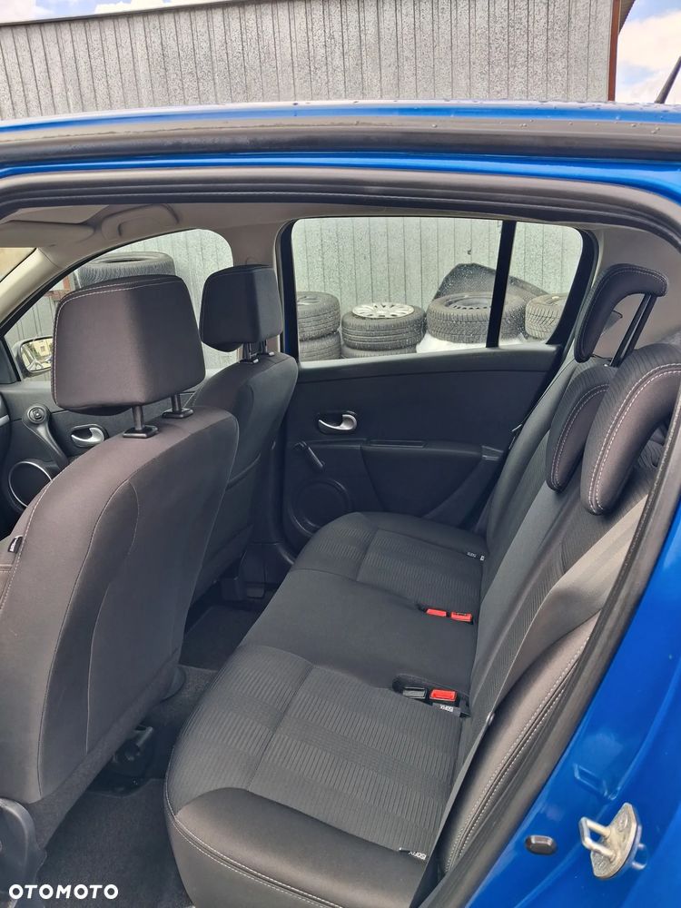 Renault Clio - 9