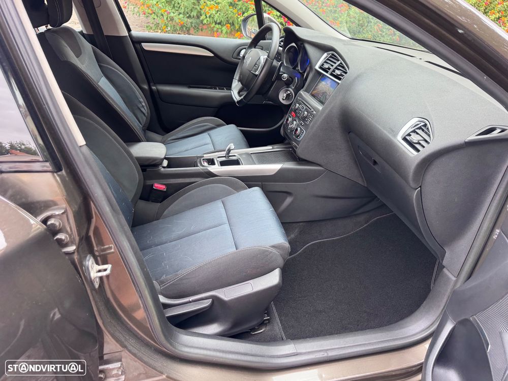 Citroën C4 e-HDi 115 ETG6 Tendance - 12