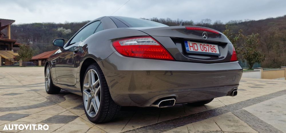 Mercedes-Benz SLK 250 CDI (BlueEFFICIENCY) - 11