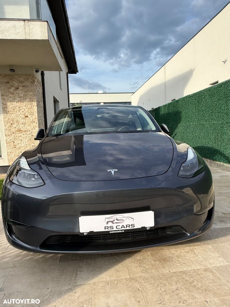 Tesla Model Y - 1