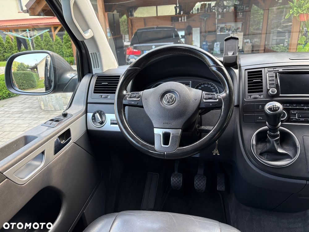 Volkswagen Multivan - 22