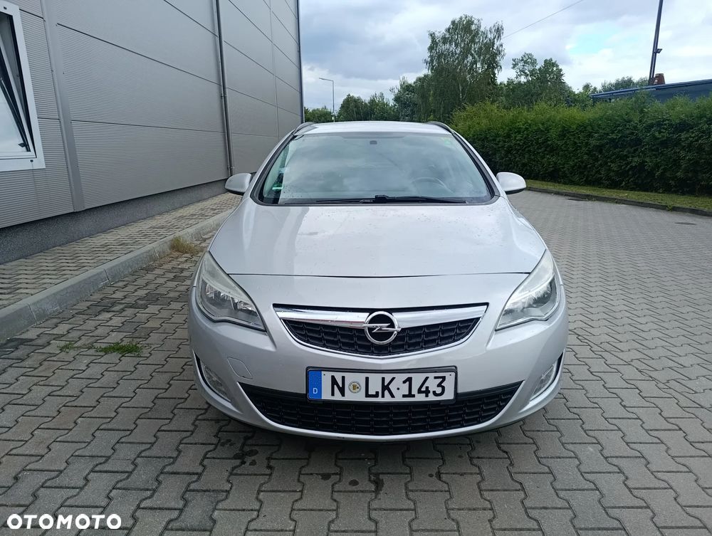 Opel Astra 1.4 Turbo 150 Jahre - 4