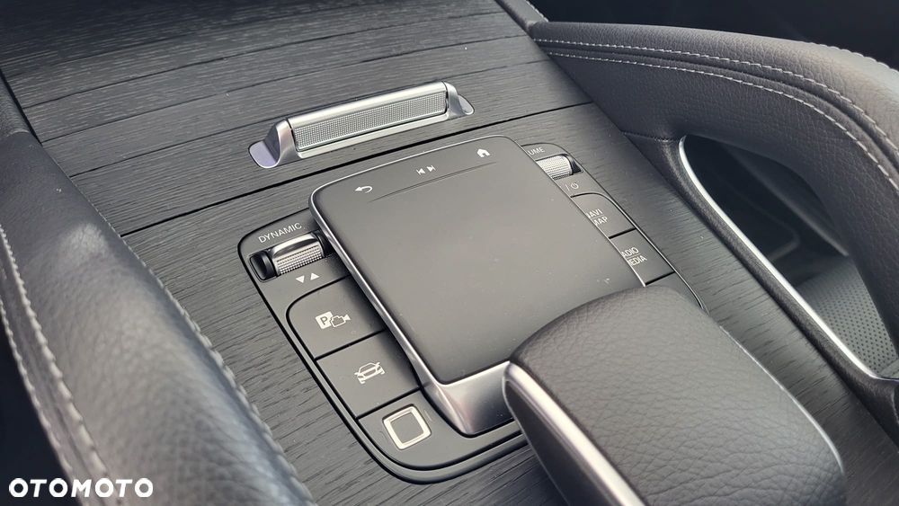 Mercedes-Benz GLS - 11