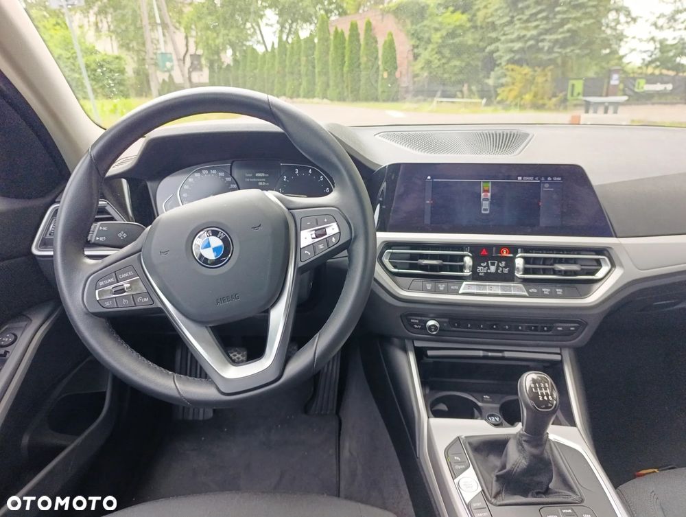 BMW Seria 3 318i Advantage - 11