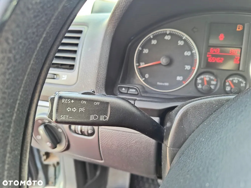 Volkswagen Jetta 1.6 Comfortline - 39
