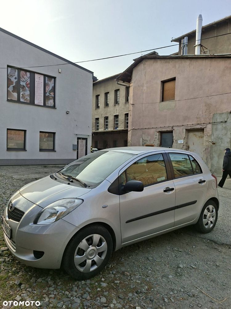 Toyota Yaris 1.3 Sol MM - 3