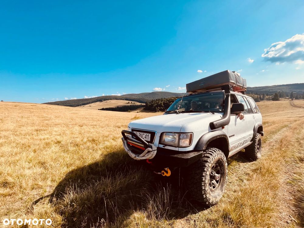 Isuzu Trooper 3.5 V6 standard - 1
