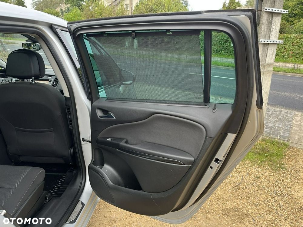 Opel Zafira - 27