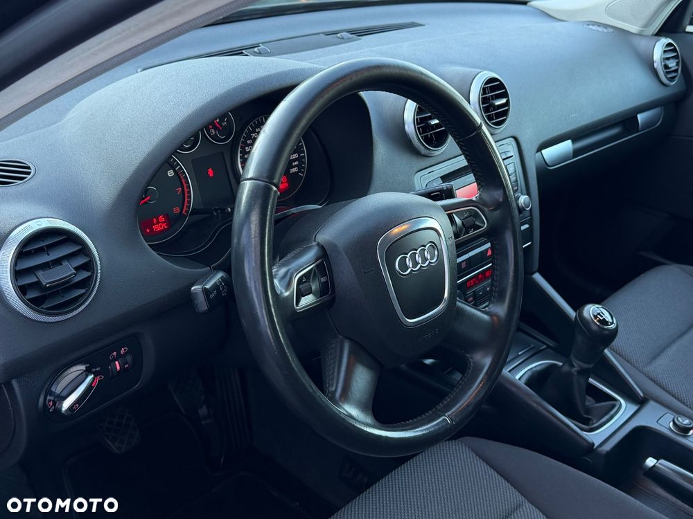 Audi A3 Sportback 1.6 Attraction - 28