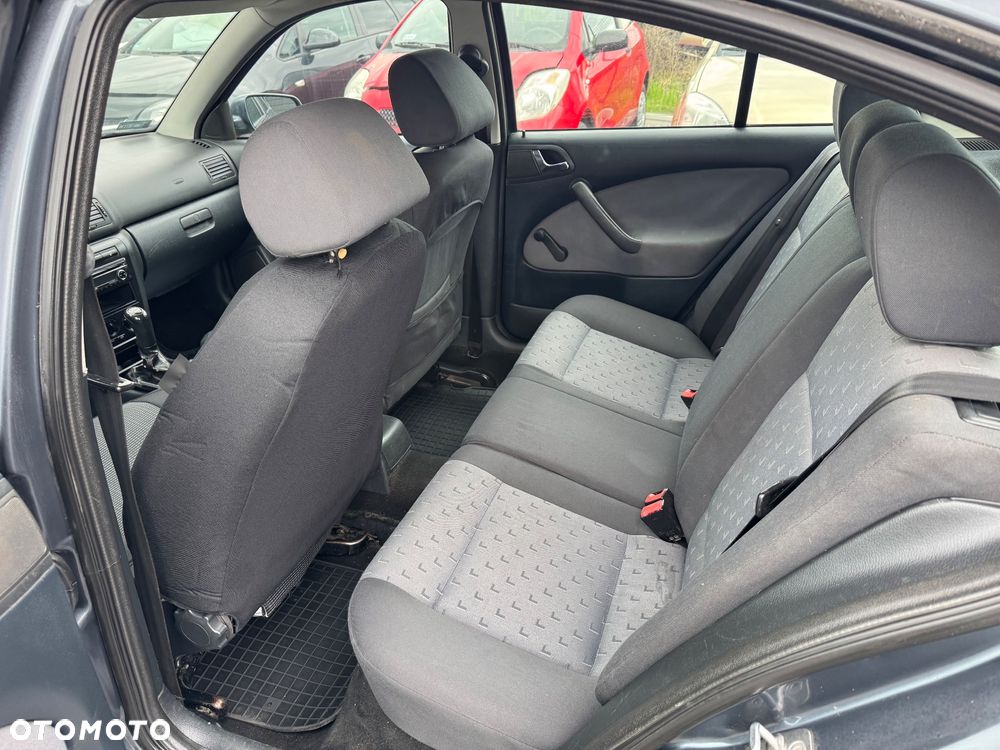 Skoda Octavia 1.6 Tour - 14