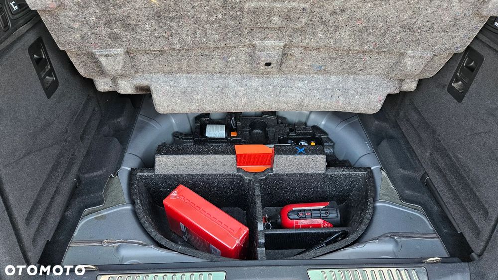 Renault Laguna 2.0 DCi GT 4WS - 39