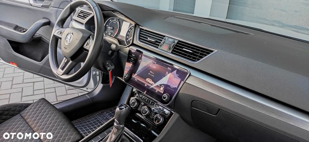 Skoda Superb 2.0 TDI DSG Ambition - 25