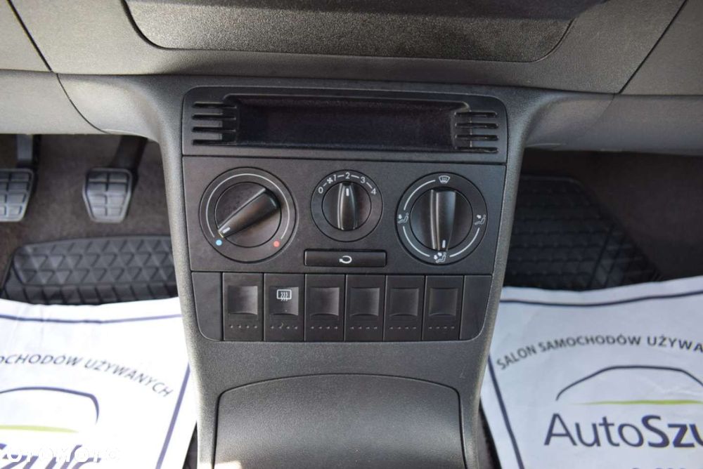 Volkswagen Polo - 25