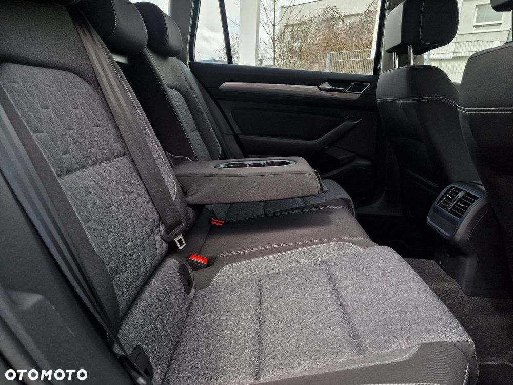 Volkswagen Passat Variant - 14