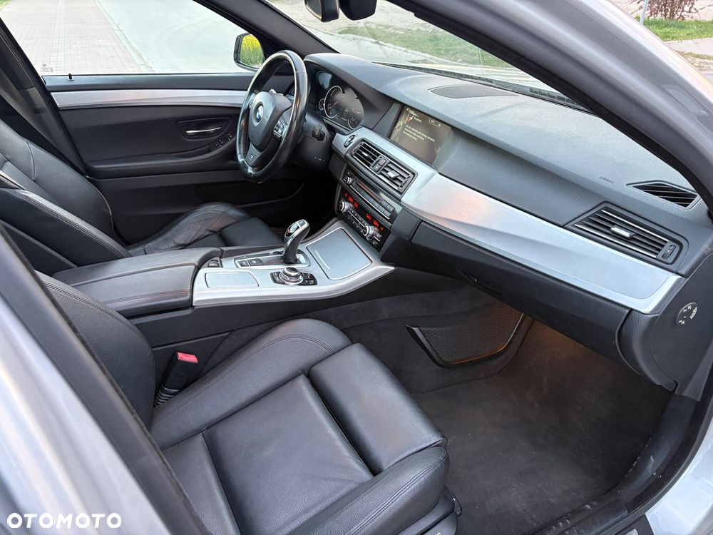 BMW Seria 5 525d Sport-Aut Modern Line - 35