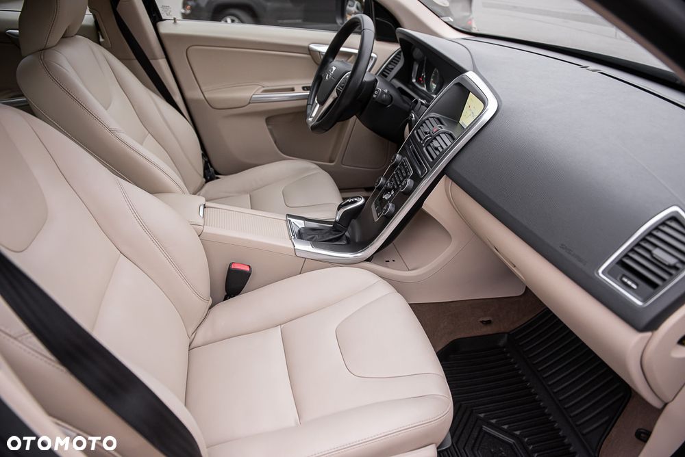 Volvo XC 60 D4 Geartronic Summum - 28