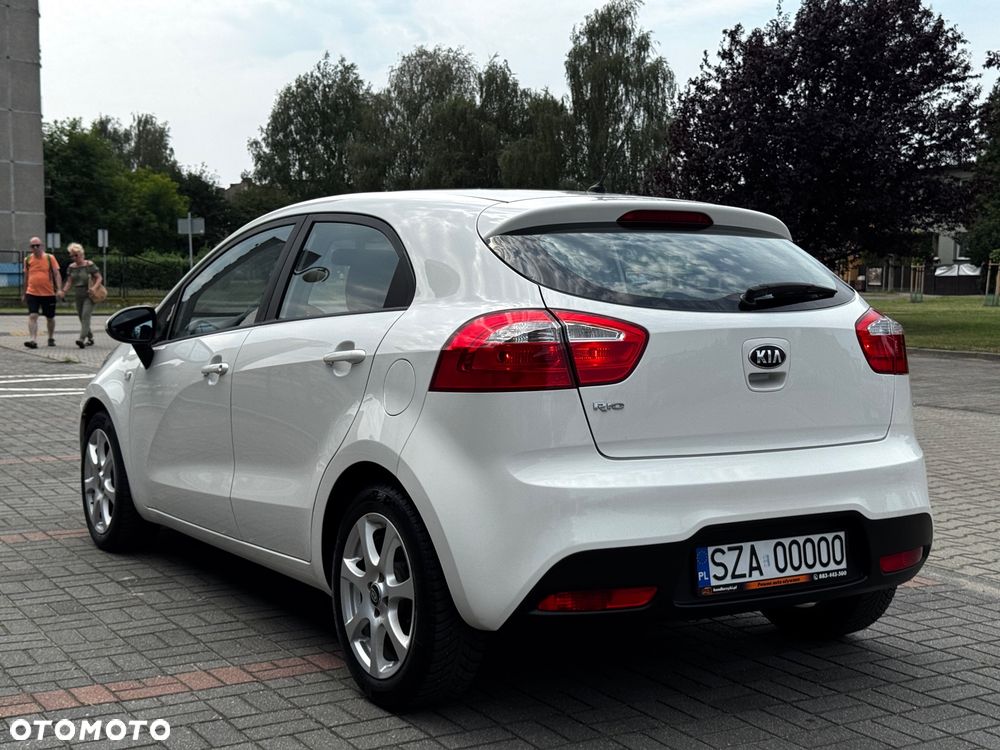 Kia Rio 1.4 L - 7