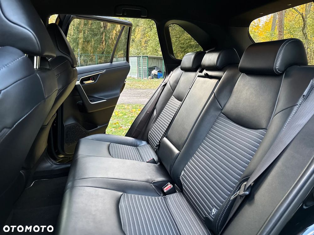 Toyota RAV4 2.5 Hybrid Black Edition by JBL 4x4 - 30