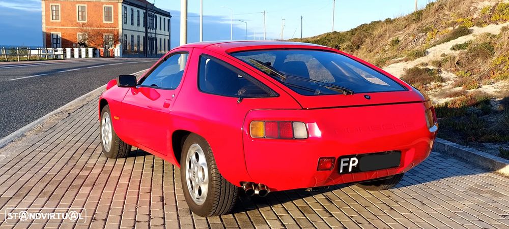Porsche 928 - 4