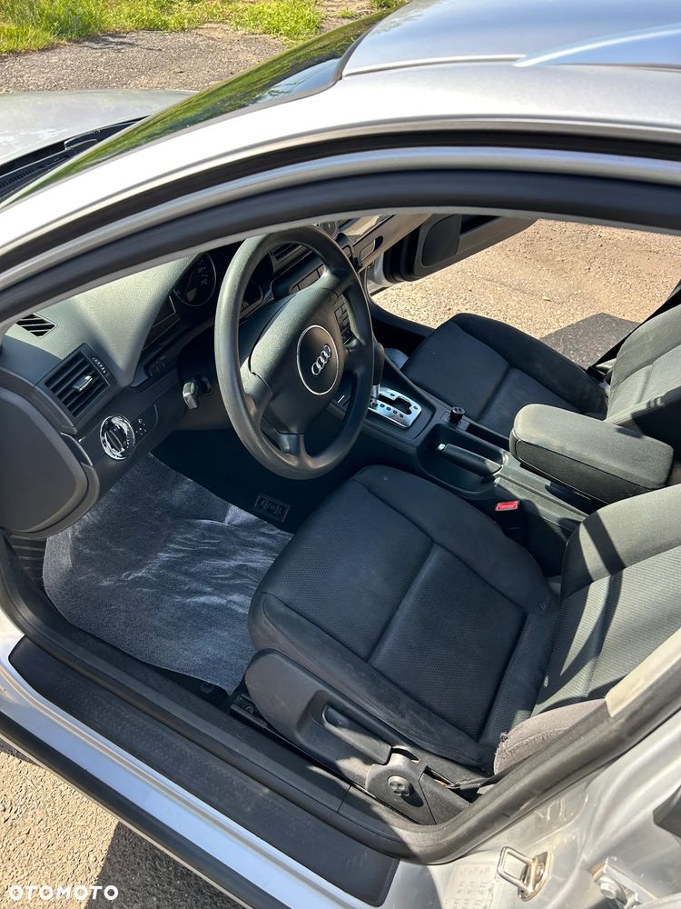 Audi A4 Avant - 9