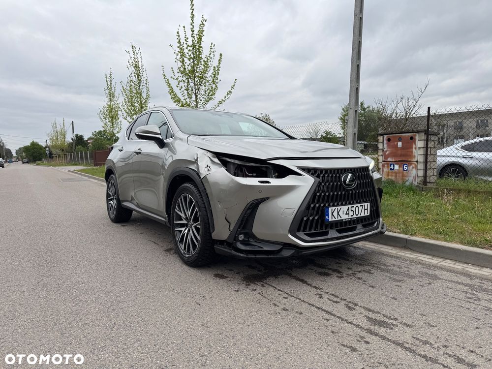 Lexus NX 350h Omotenashi AWD - 3
