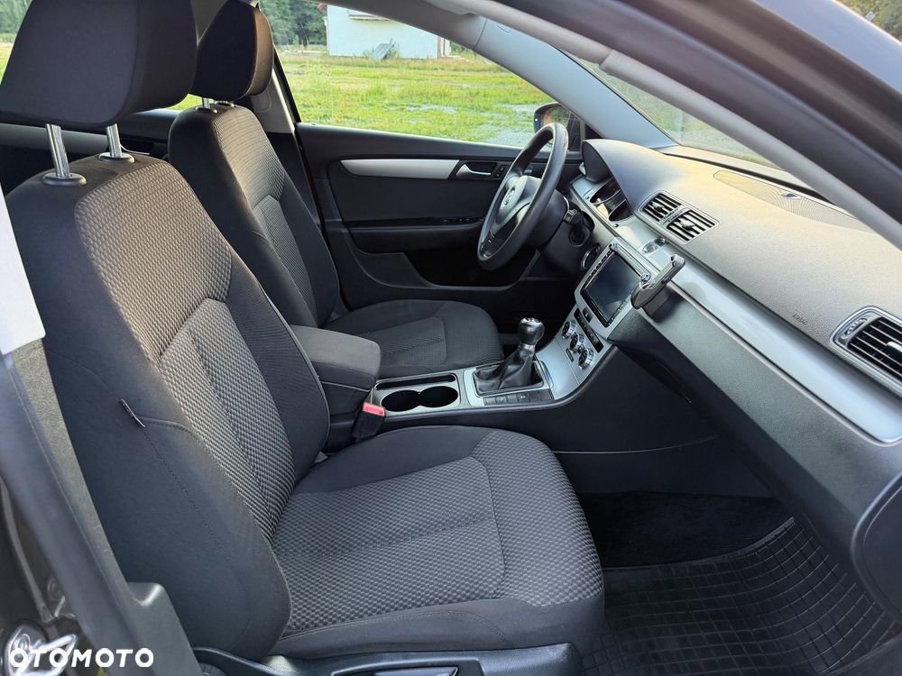 Volkswagen Passat 2.0 Blue TDI DPF Comfortline - 24