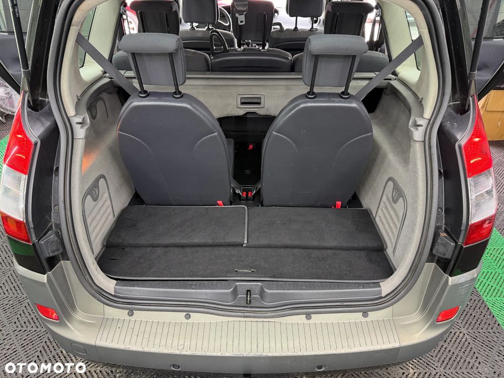 Renault Scenic 2.0 16V Luxe Expression - 17