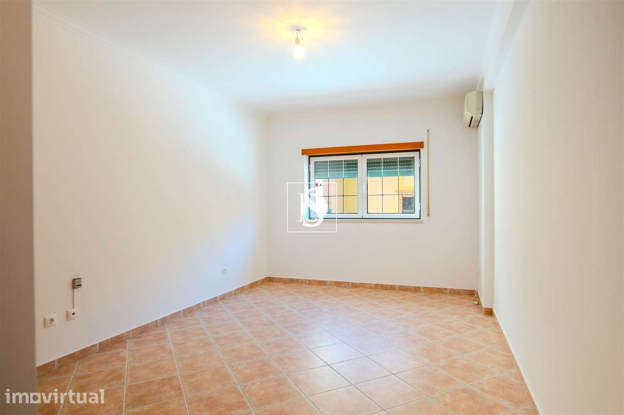 Moradia Geminada T4 Venda em Nossa Senhora de Fátima,Entroncamento - Grande imagem: 3/42