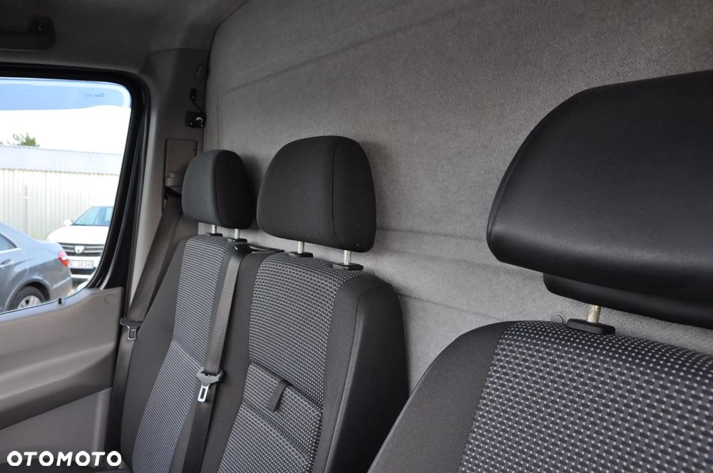 Mercedes-Benz Sprinter - 14
