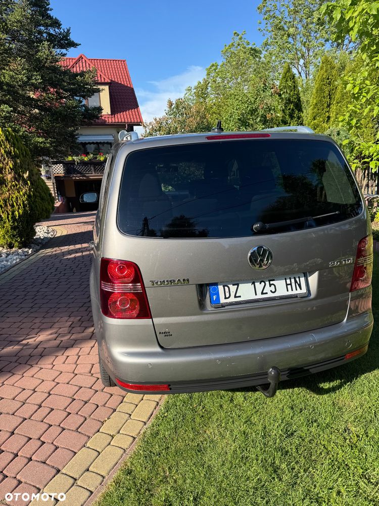 Volkswagen Touran 2.0 TDI DPF Highline - 9