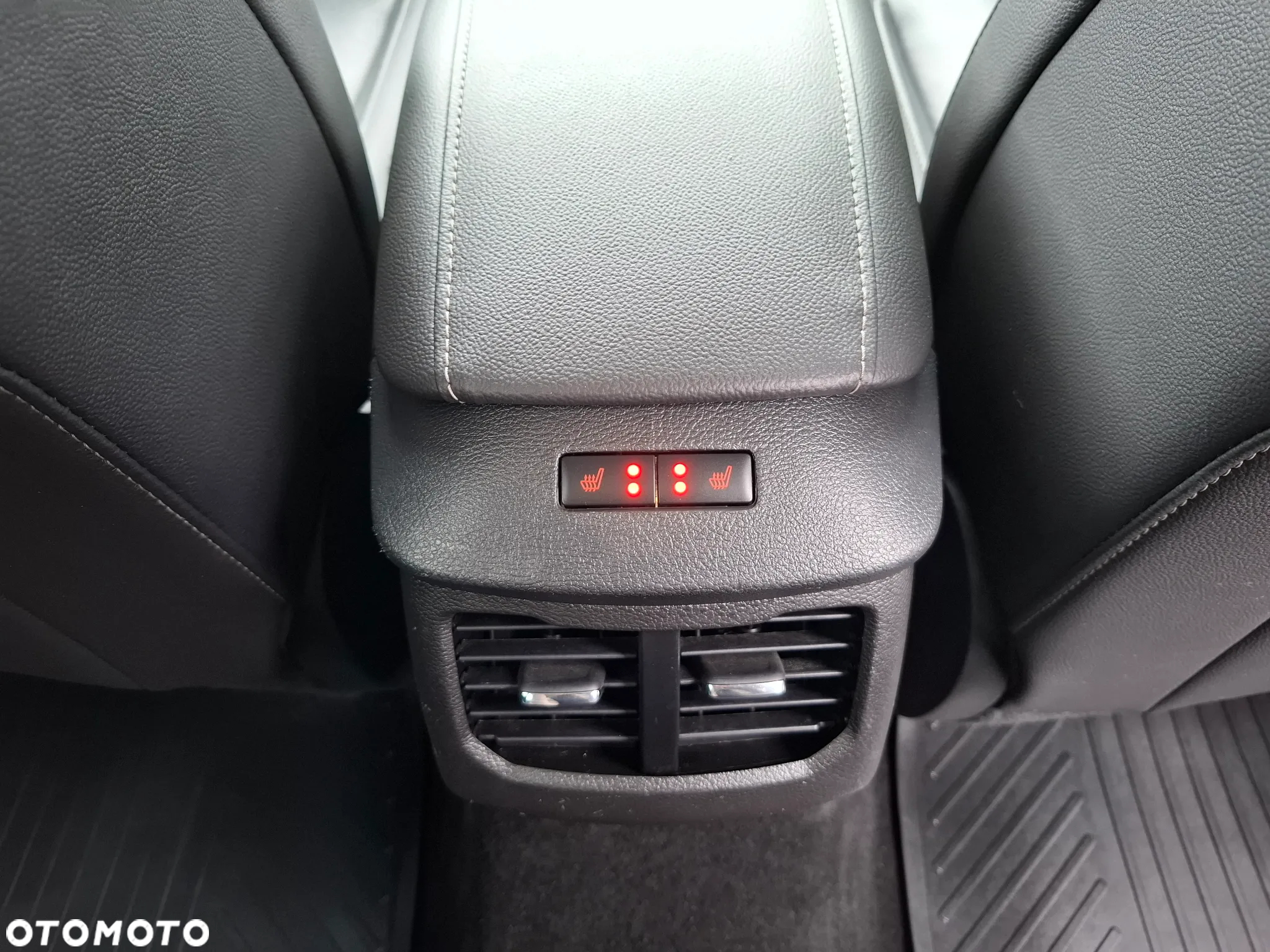 Ford Mondeo 2.0 EcoBlue Titanium - 12