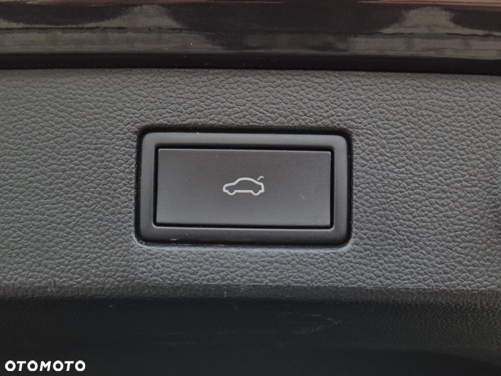 Volkswagen Arteon 2.0 TDI R-Line DSG - 32