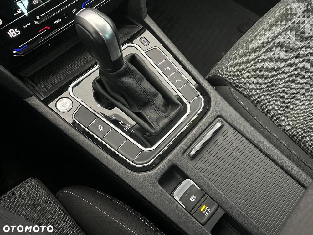 Volkswagen Passat Variant 2.0 TDI EVO Business DSG - 33