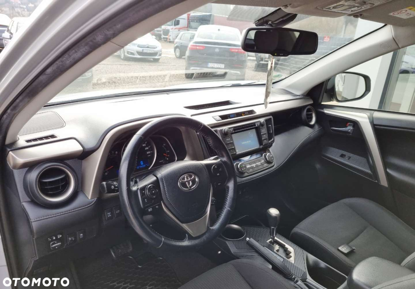 Toyota RAV4 - 7
