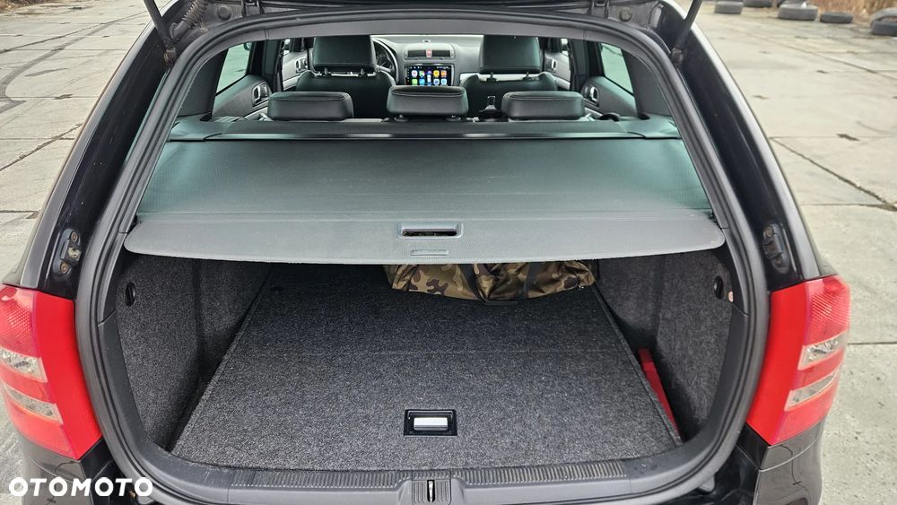 Skoda Octavia 2.0 TDI CR DPF RS - 6