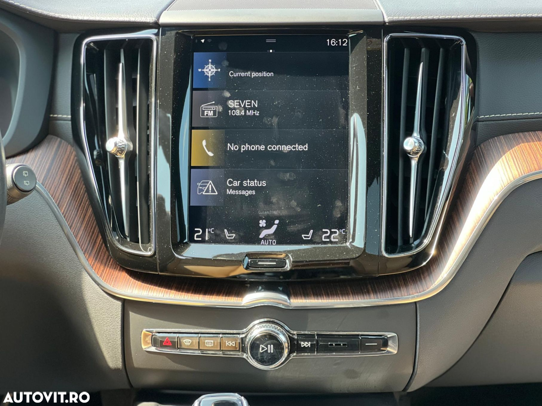 Volvo XC 60 B4 MHEV AWD Inscription - 22