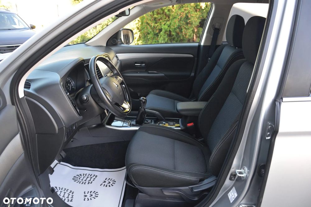 Mitsubishi Outlander - 17