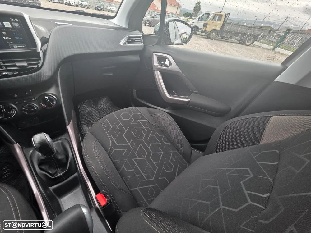 Peugeot 2008 1.6 BlueHDi Style - 27